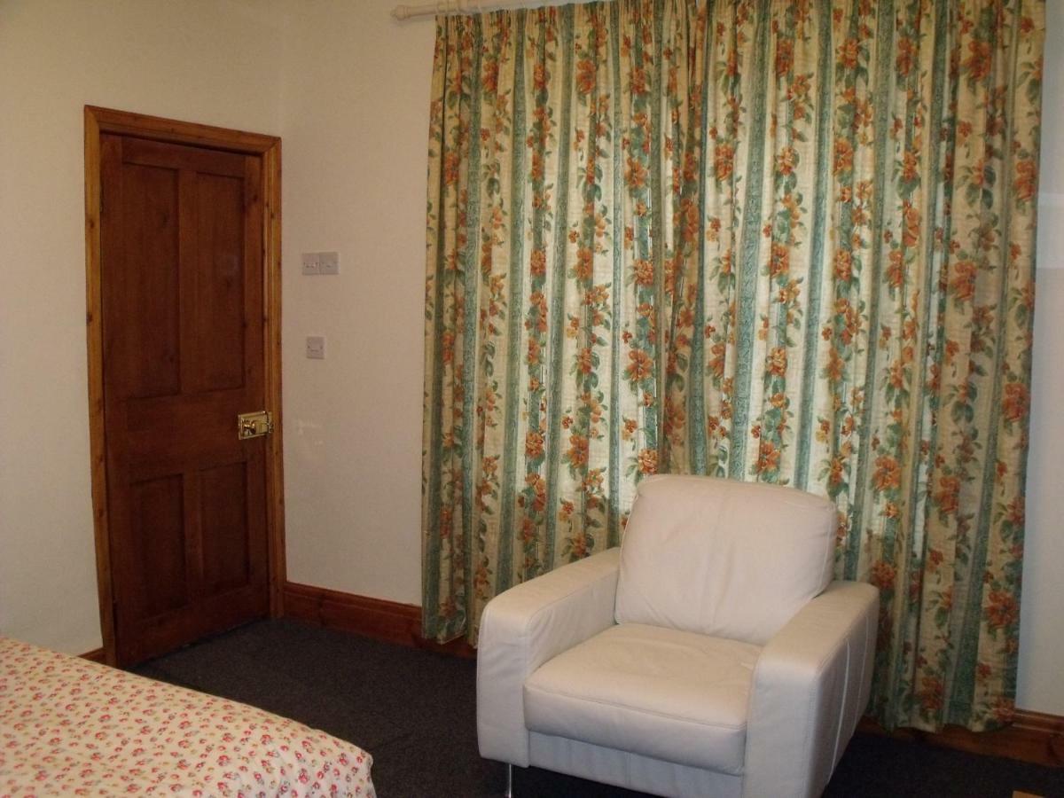 Cosy Ground Floor Disabled Friendly Room In Farm House Llandderfel Exterior foto